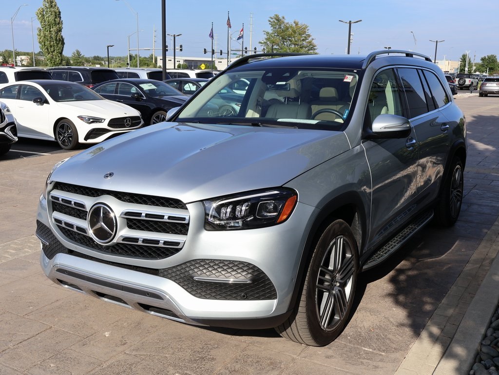 2023 Mercedes Benz GLS 450 4MATIC photo 4