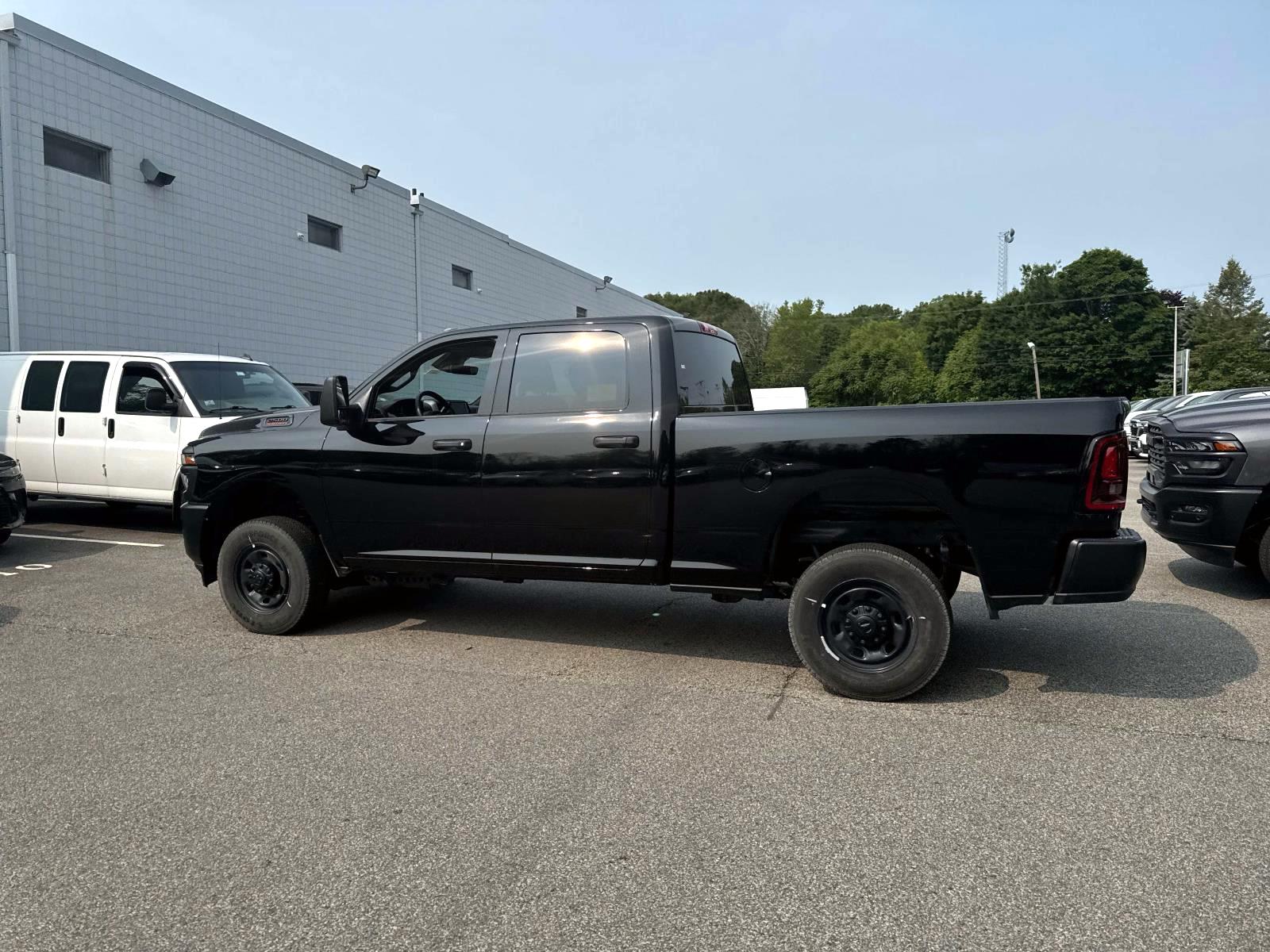 2025 Ram 2500 Tradesman photo 2