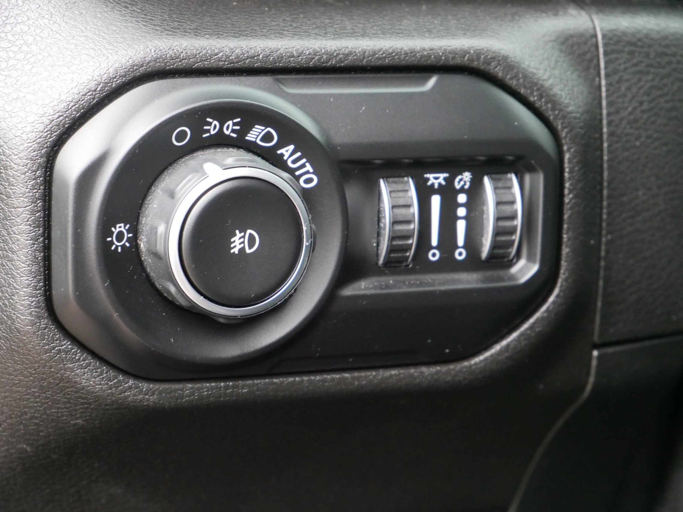2020 Jeep Wrangler Unlimited Sahara Altitude photo 18
