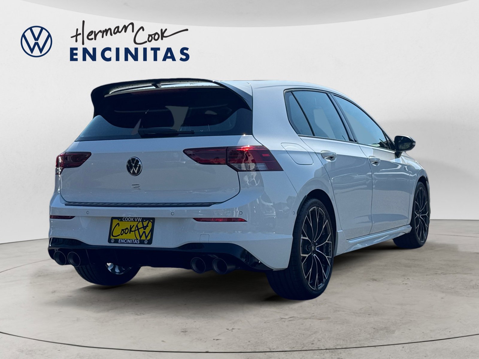2025 Volkswagen Golf R 2.0 TSI photo 5