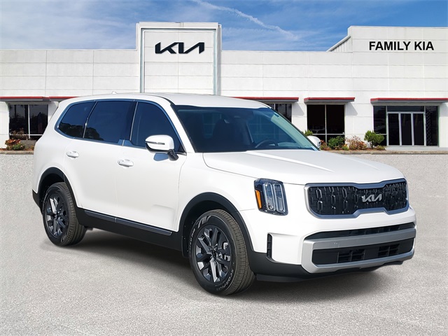 2025 Kia Telluride LX's photo