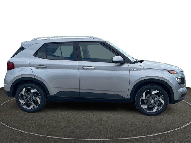 2025 Hyundai Venue SEL photo 6