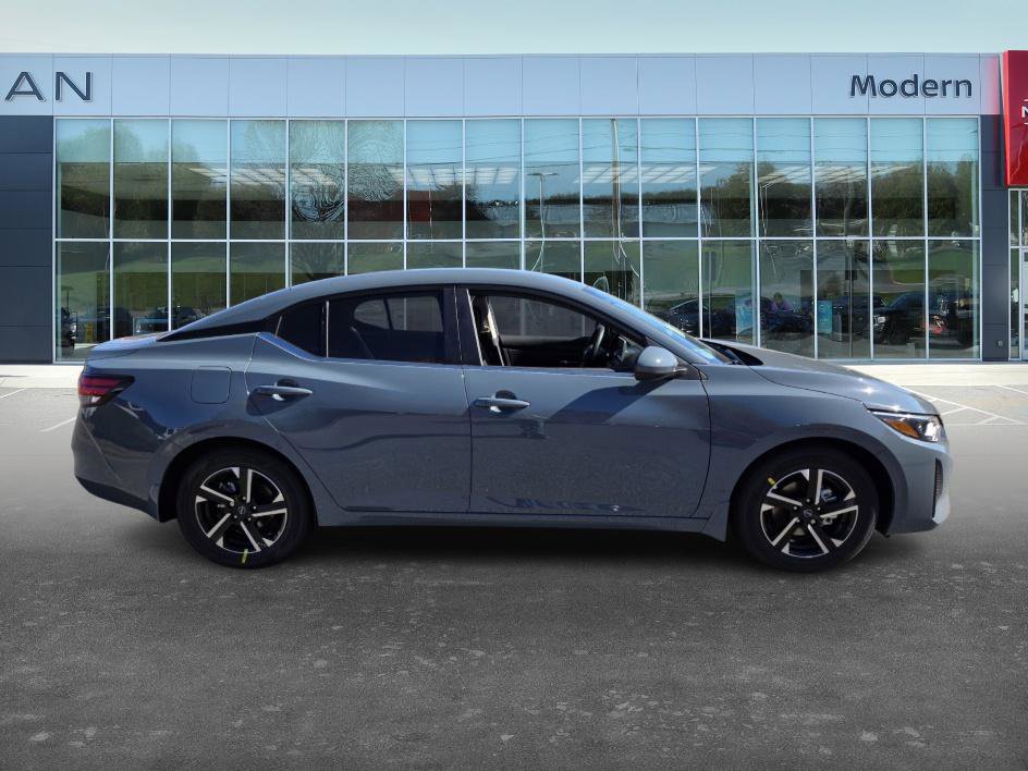 2025 Nissan Sentra SV photo 4