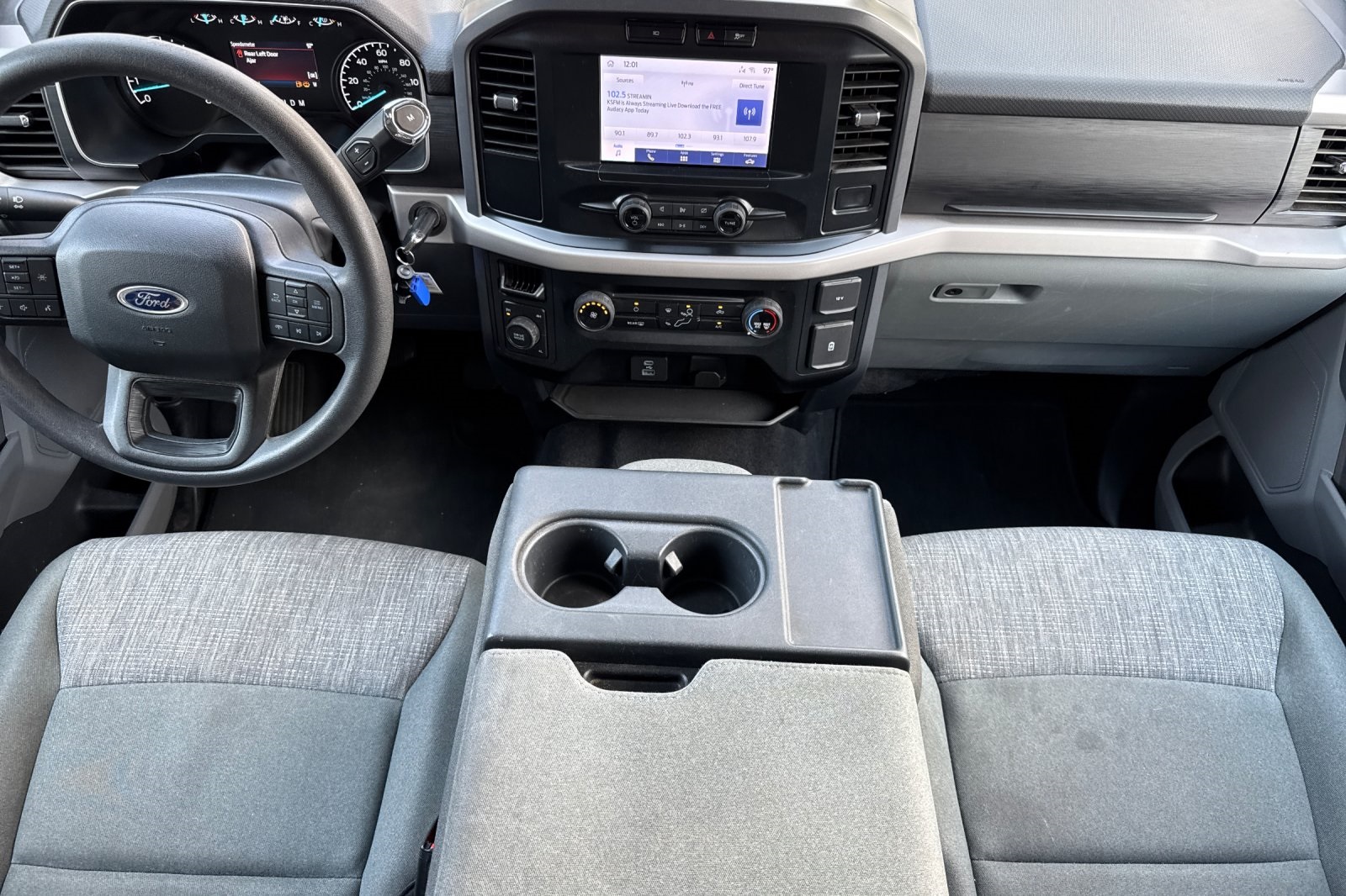 2023 Ford F-150 XLT photo 3