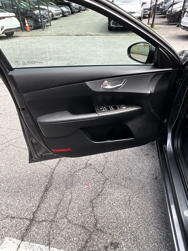 2023 Kia Forte LXS photo 12