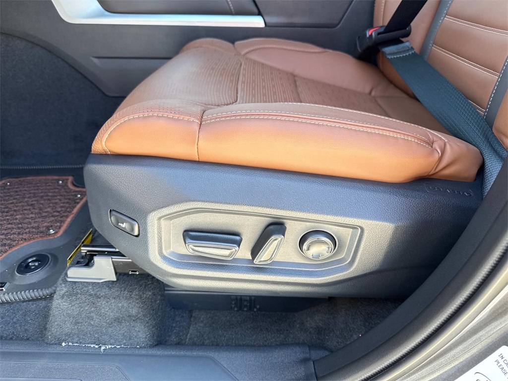 2025 Toyota Tundra 1794 Edition CrewMax photo 8