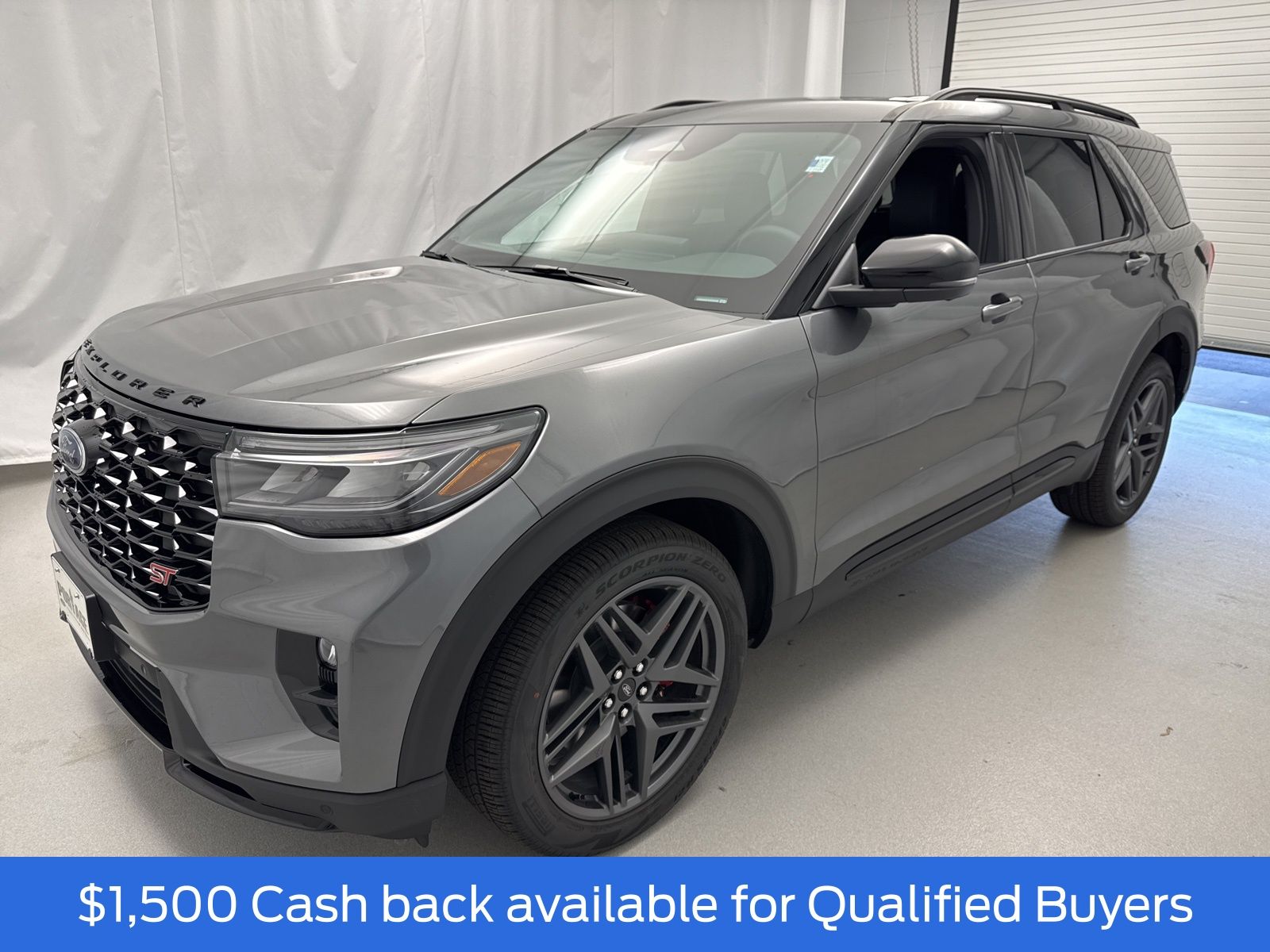 2025 Ford Explorer ST photo 4