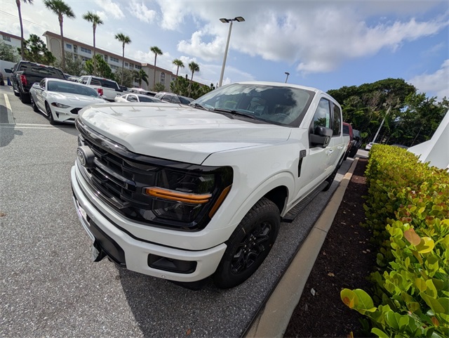 2025 Ford F-150 XLT photo 4