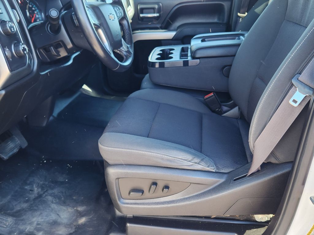 2016 Chevrolet Silverado 3500HD LT photo 13
