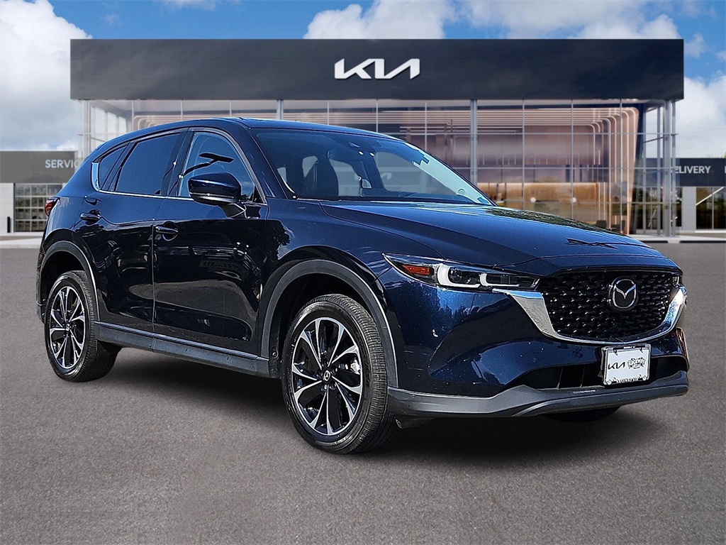 2023 Mazda CX-5 S Premium package's photo