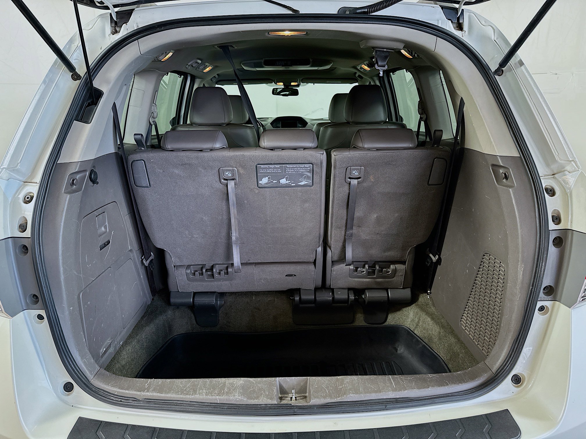 2014 Honda Odyssey Touring photo 25