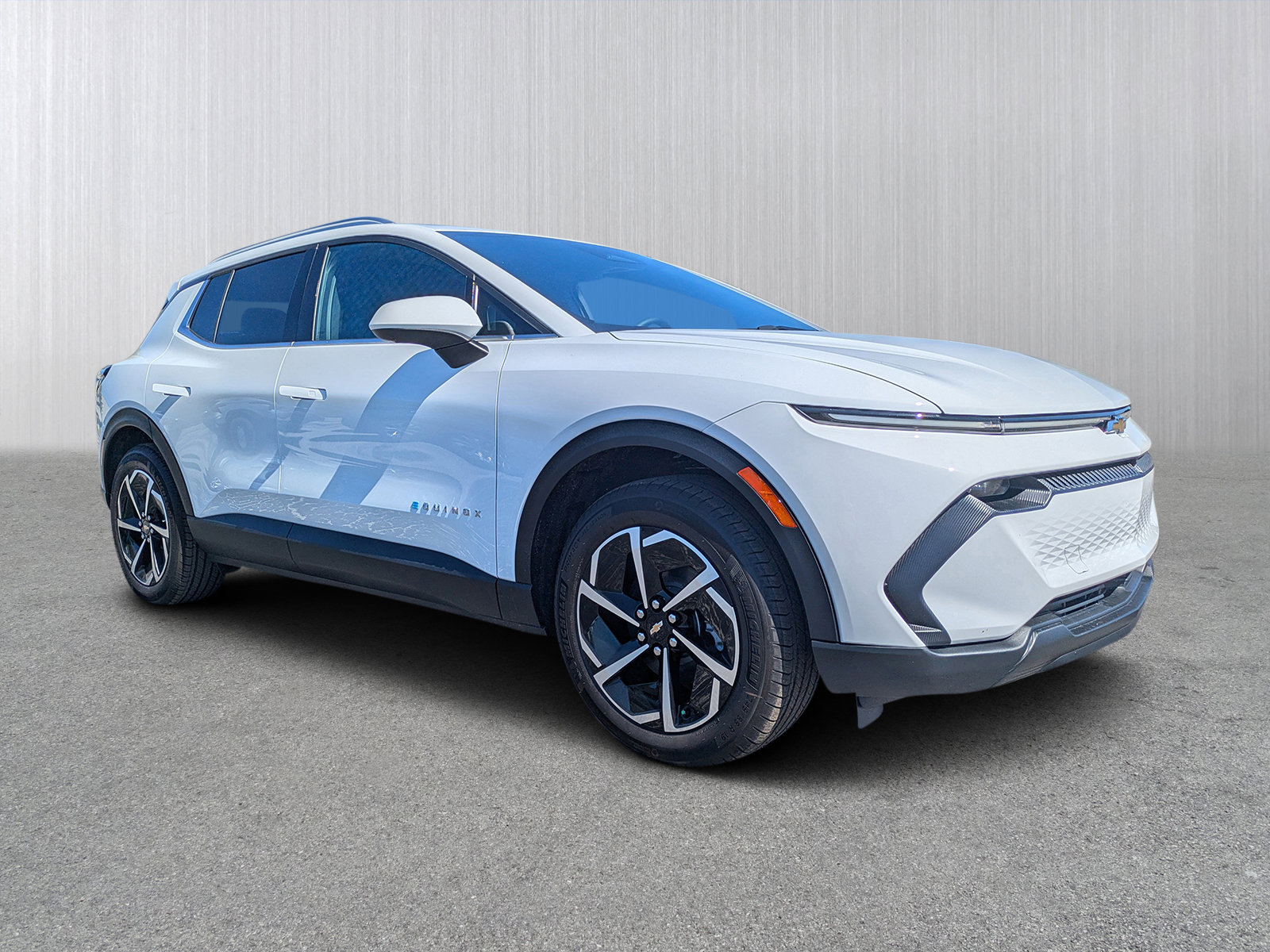 2026 Chevrolet Equinox EV 2LT's photo