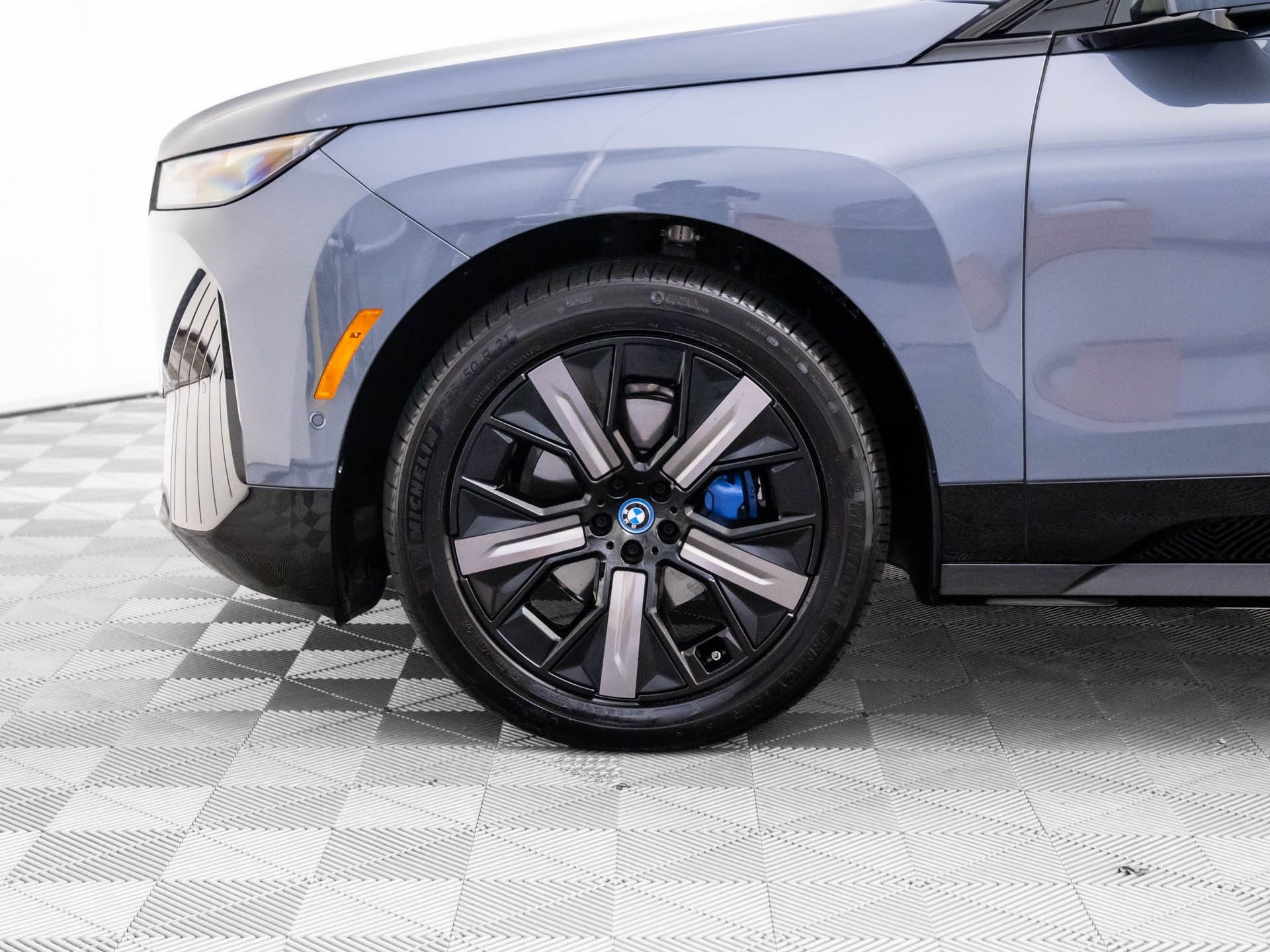 Certified Used 2025 Storm Bay Metallic BMW xDrive50 image 34