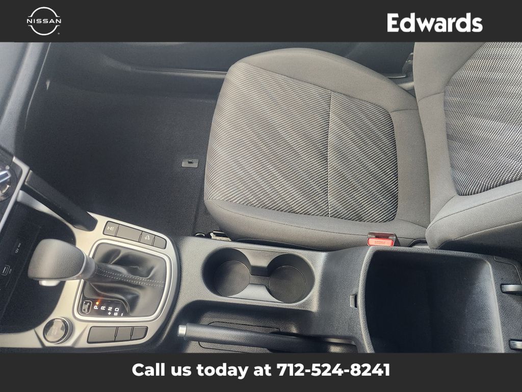 2023 Kia Seltos LX photo 24