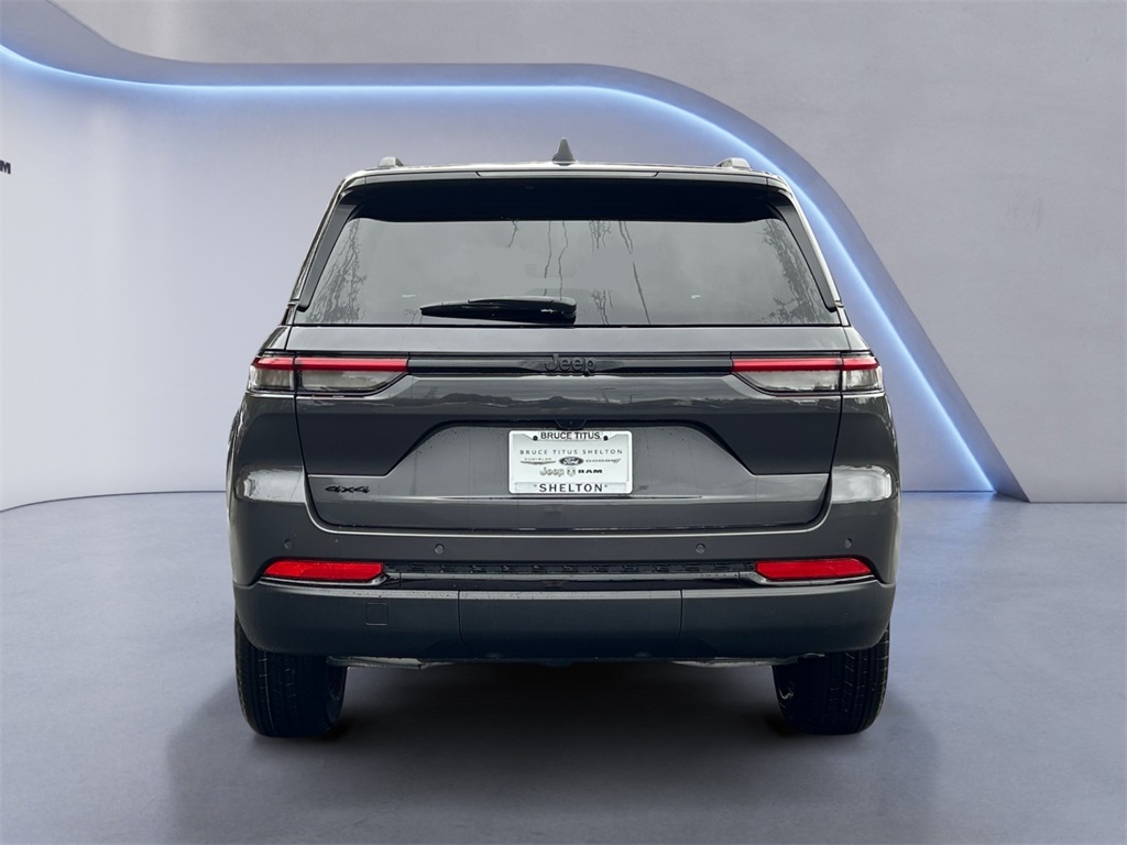 2025 Jeep Grand Cherokee Altitude photo 3