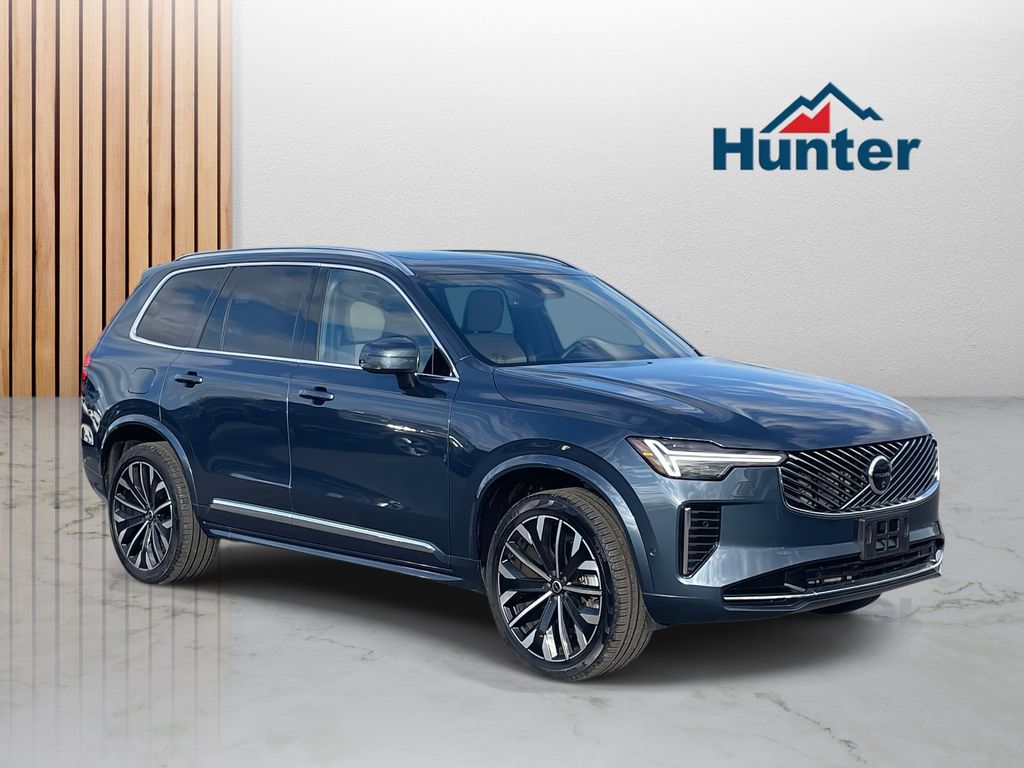2025 Volvo XC90 Plus's photo