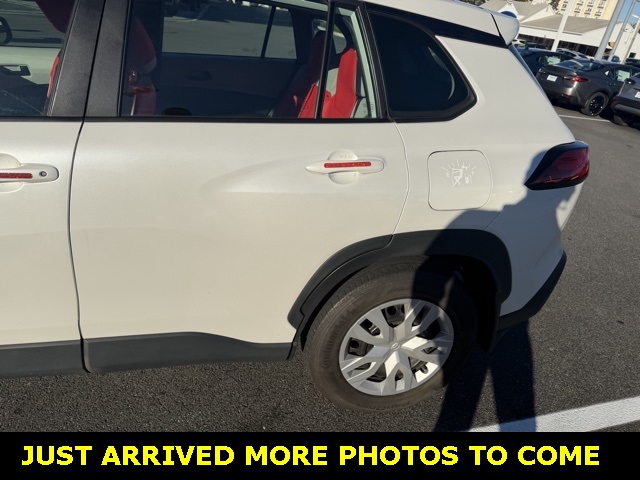 2023 Toyota Corolla Cross L photo 4