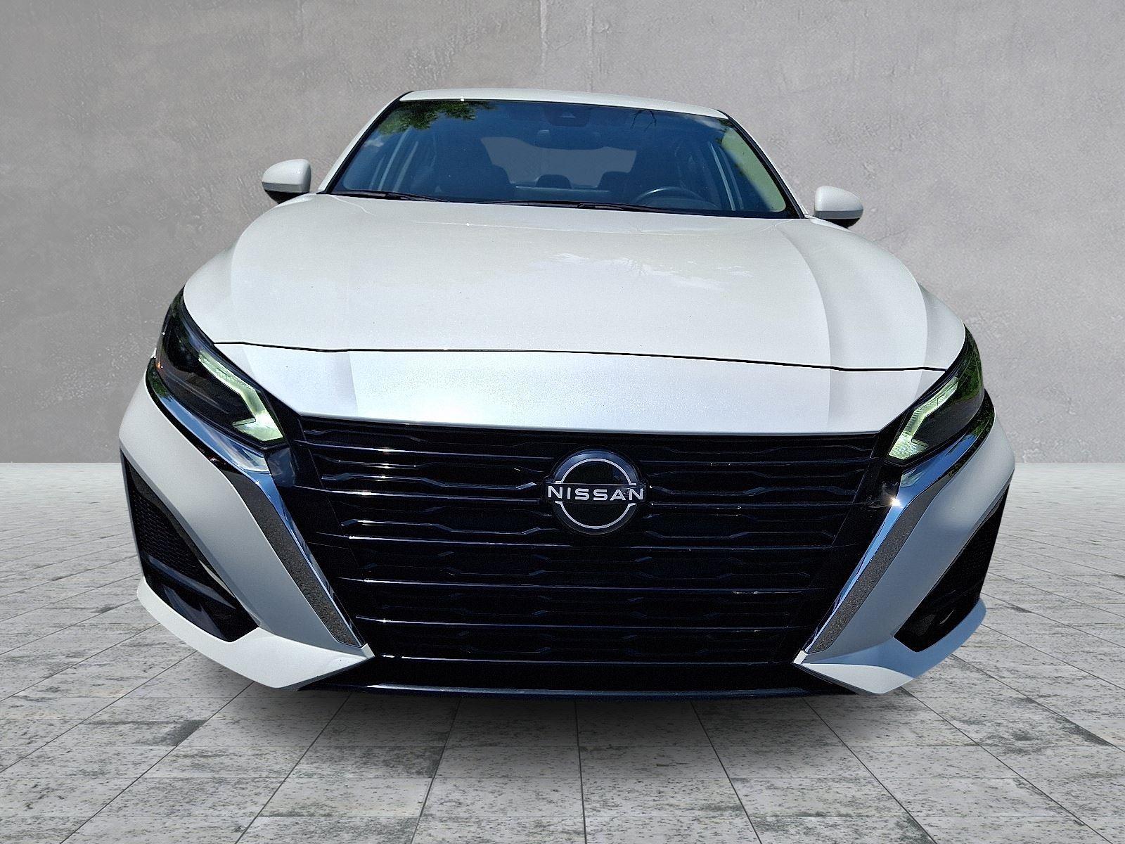 2023 Nissan Altima 2.5 SV photo 2