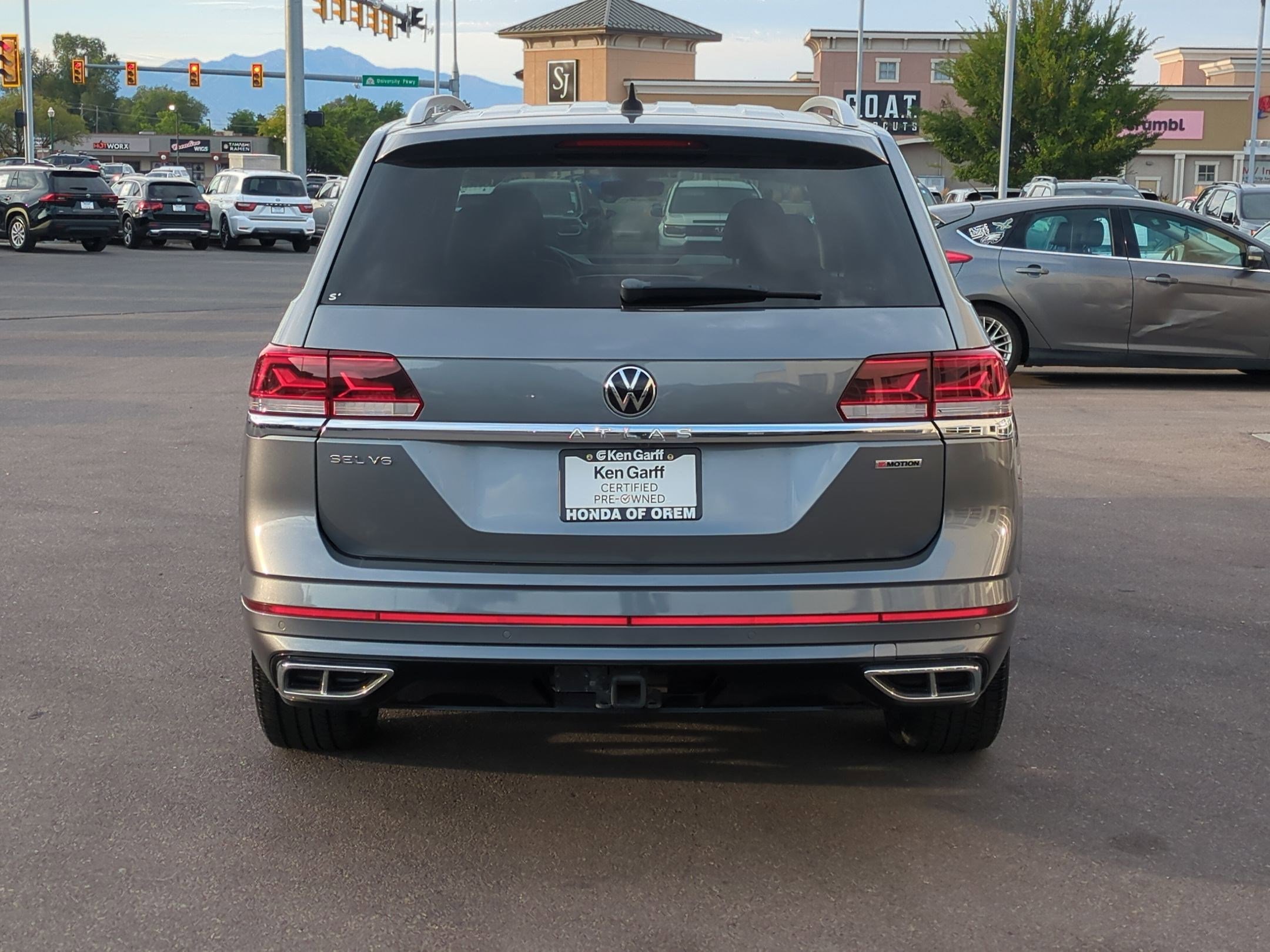 2021 Volkswagen Atlas V6 SEL Premium R-Line photo 2