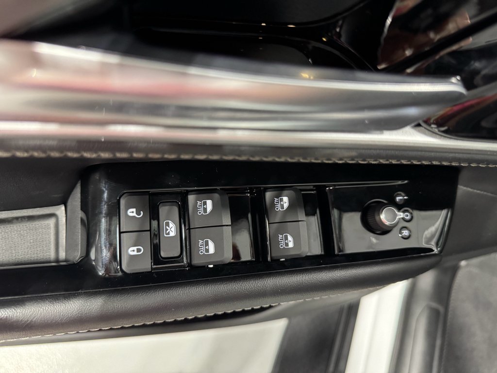2025 Jeep Wagoneer Series II Carbide photo 24