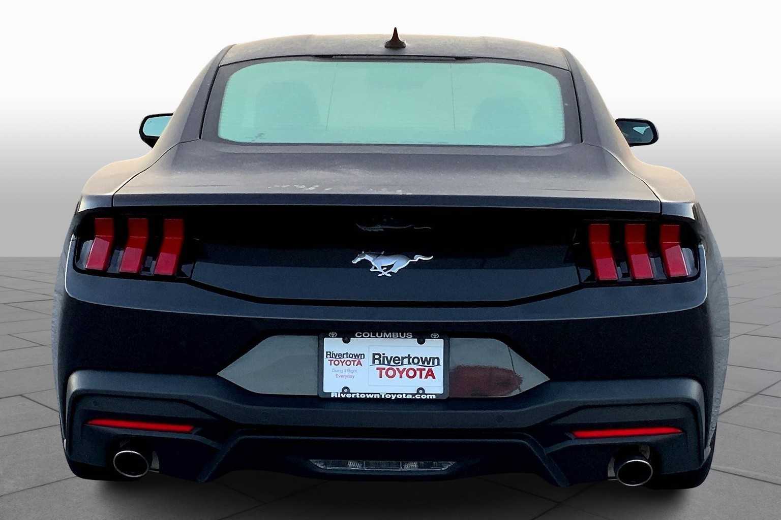 2024 Ford Mustang EcoBoost photo 4