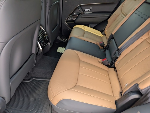 2025 Land Rover Range Rover Sport SE photo 23