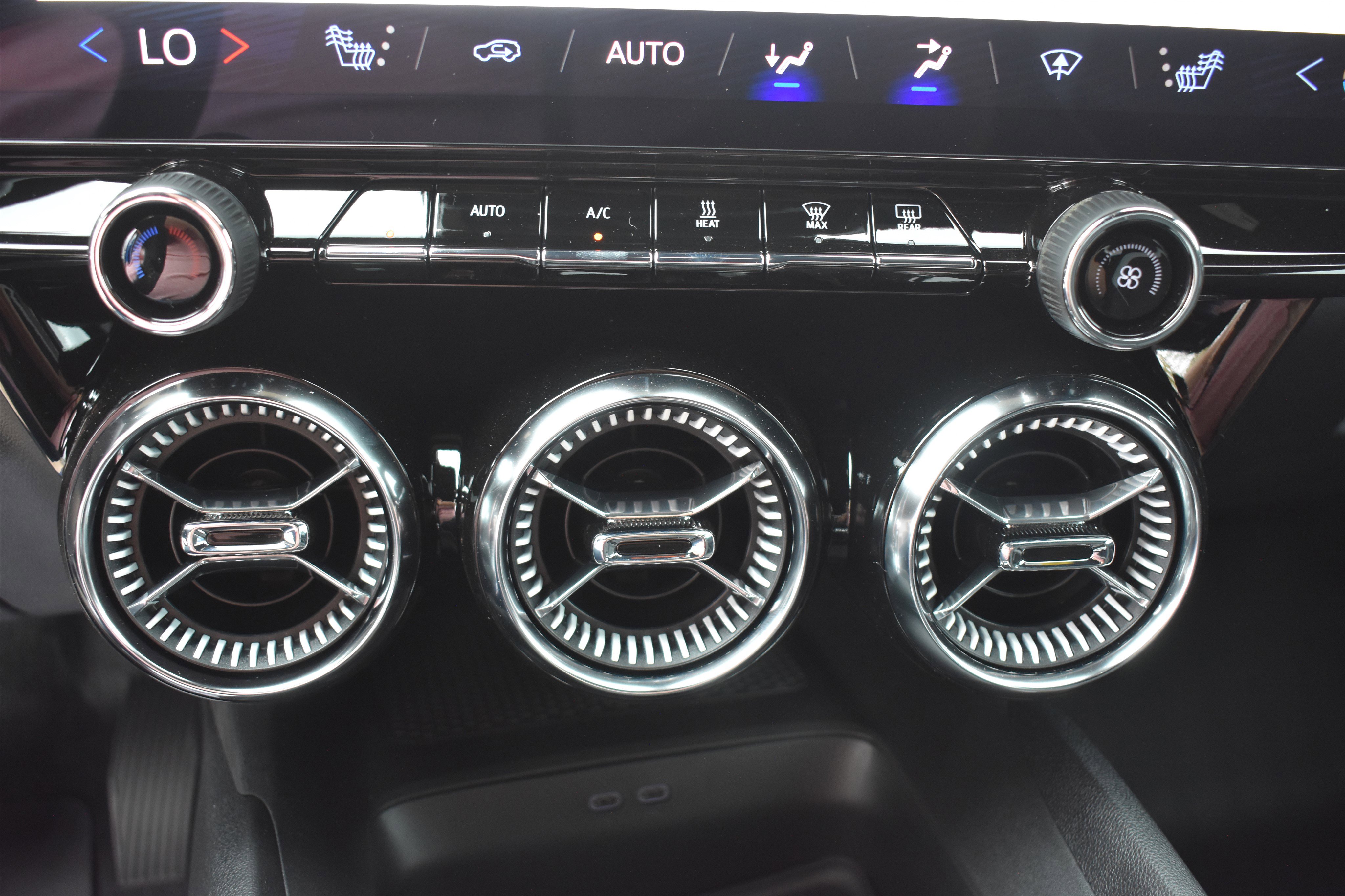 2025 Chevrolet Blazer EV photo 13