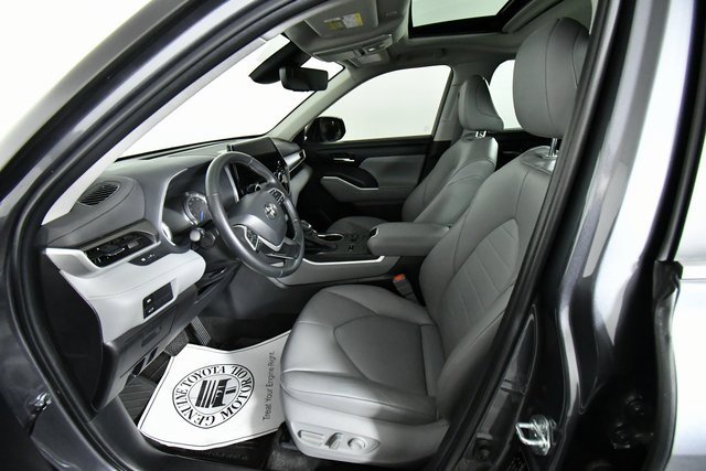 2023 Toyota Highlander Hybrid XLE photo 4
