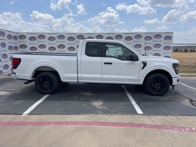 2025 Ford F-150 STX's photo