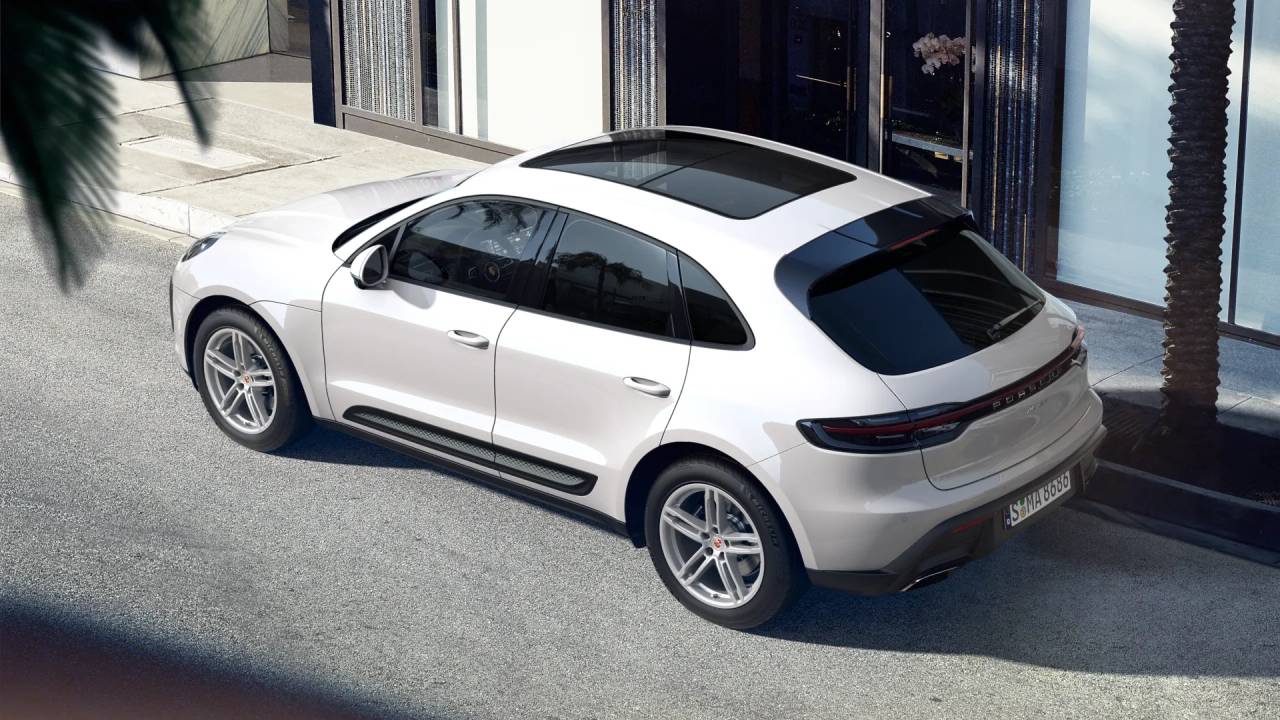 2025 Porsche Macan T photo 4