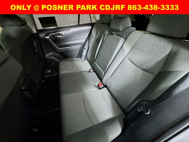 2022 Toyota RAV4 XLE photo 22