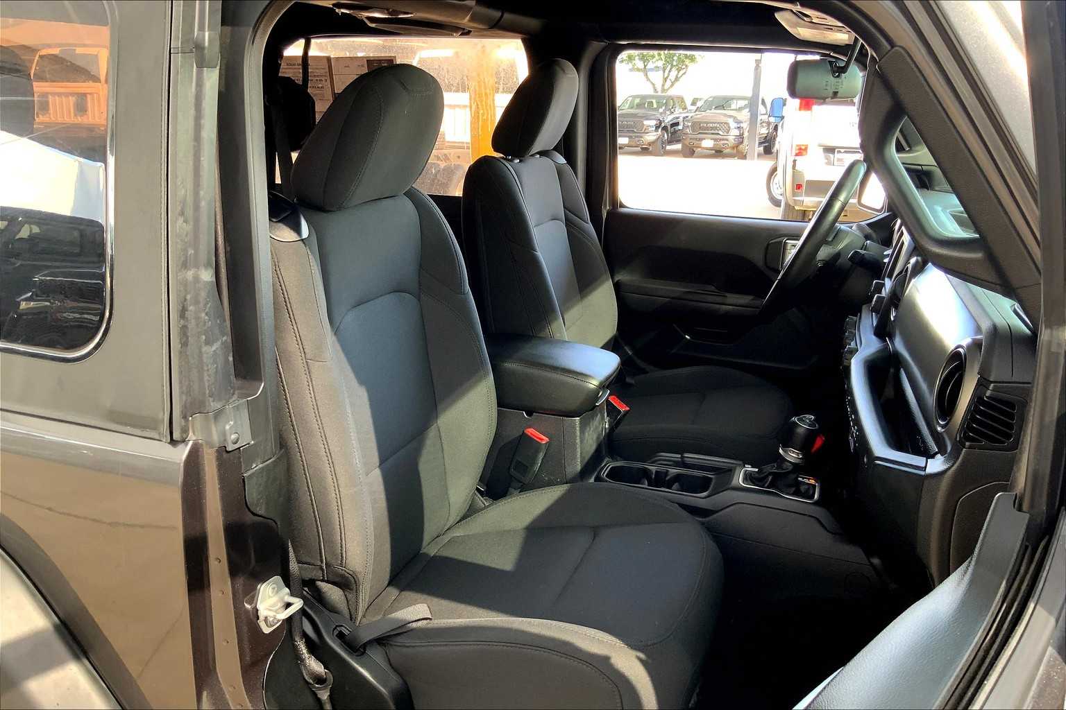 2018 Jeep Wrangler Sport S photo 8