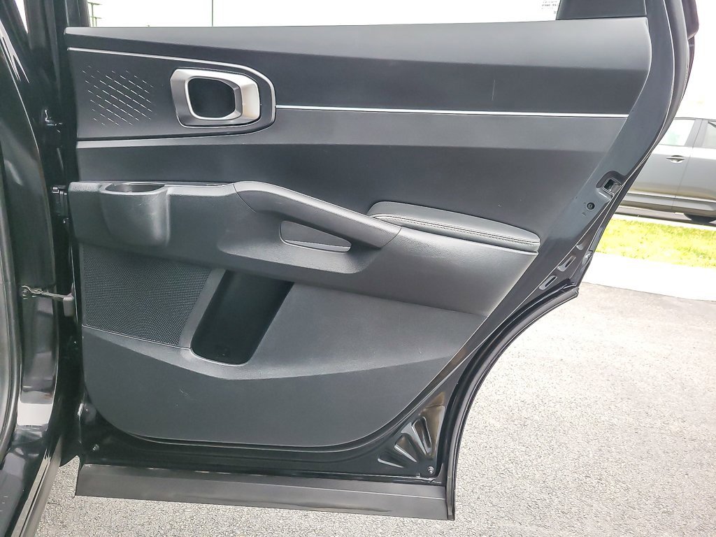 2021 KIA SORENTO - Image 18
