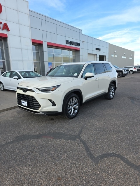 2024 Toyota Grand Highlander Limited's photo