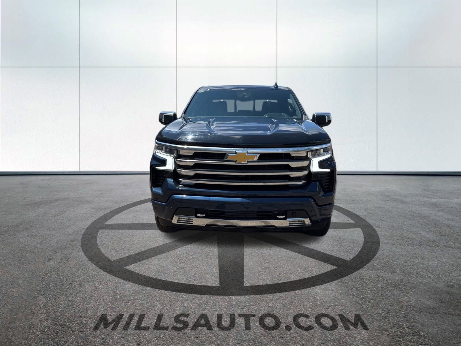 Used 2023 Chevrolet Silverado 1500 High Country with VIN 1GCUDJE81PZ119319 for sale in Baxter, Minnesota