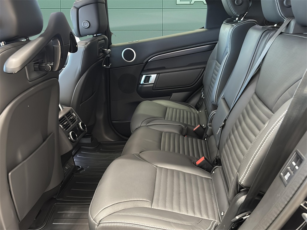 2025 Land Rover Discovery Metropolitan Edition photo 20