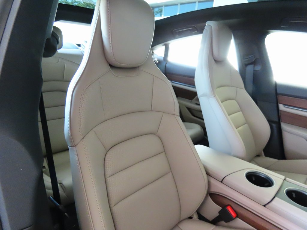 2025 Porsche Taycan 4S photo 11
