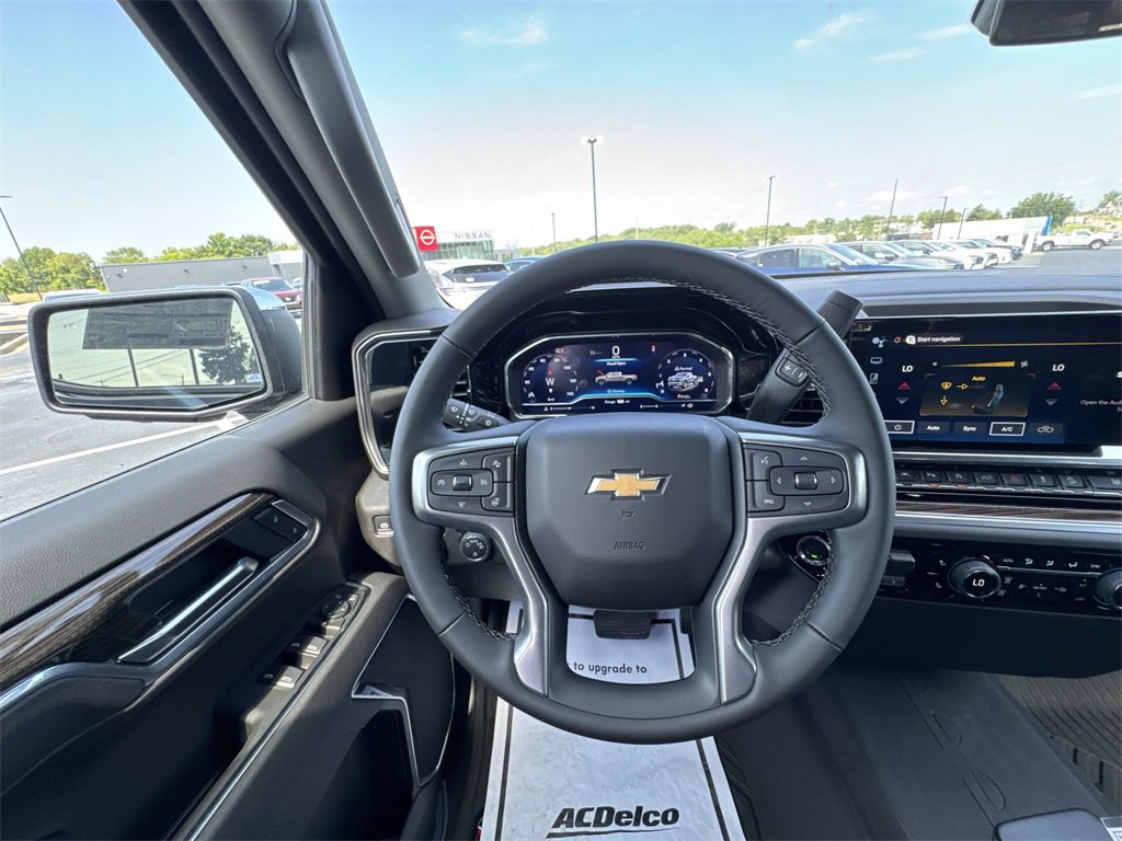 2025 Chevrolet Silverado 1500 LT photo 14
