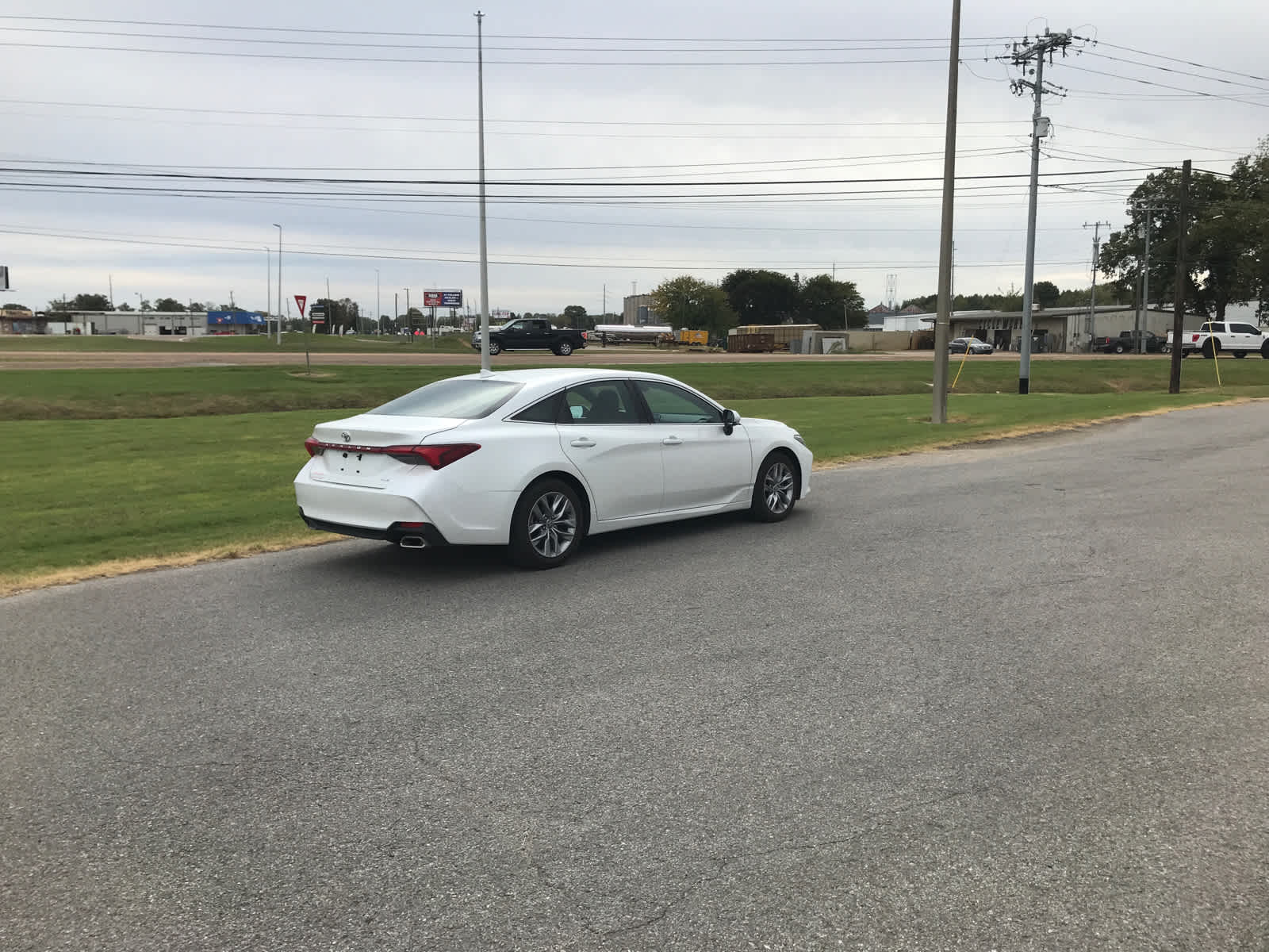 2022 Toyota Avalon XLE photo 4