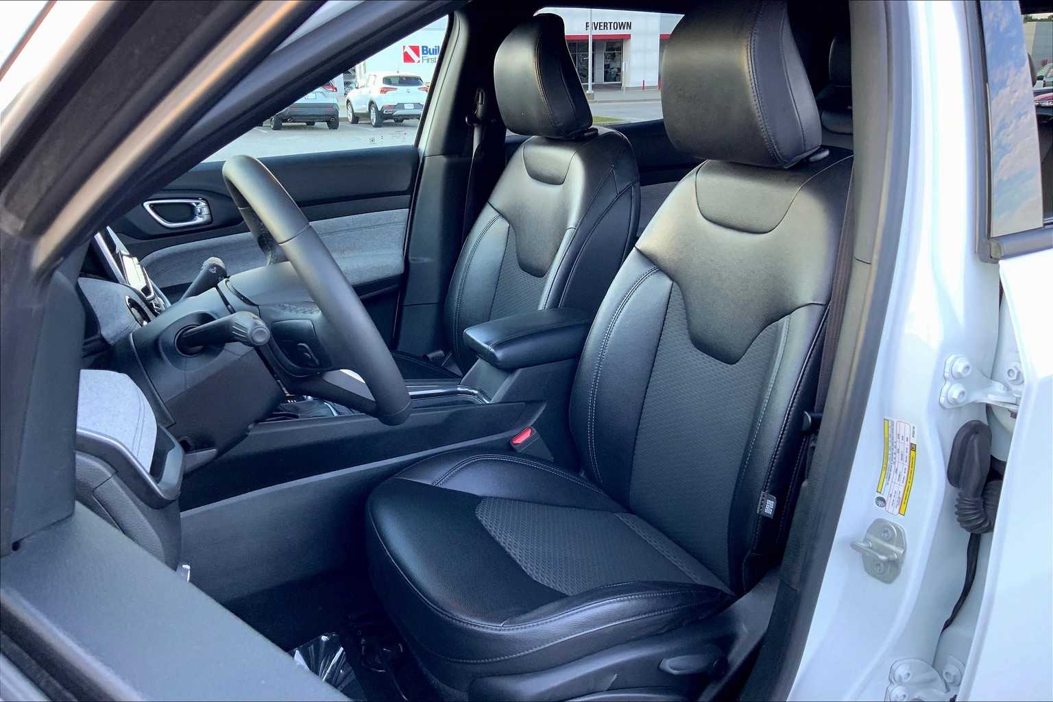 2024 Jeep Compass Latitude photo 7