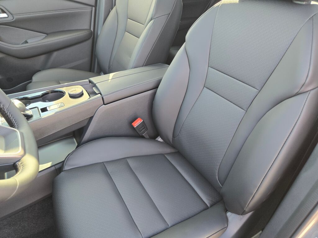 2026 Nissan Rogue SV photo 19