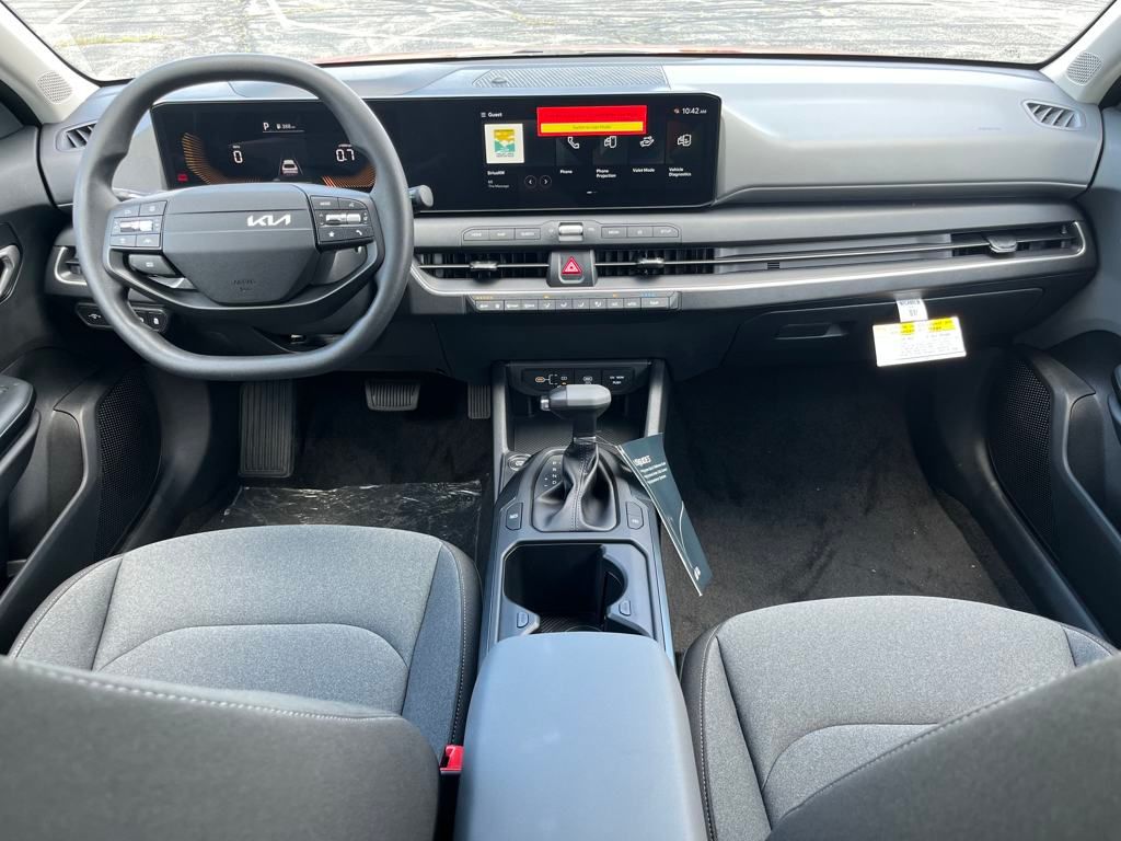 2025 Kia K4 LXS photo 17