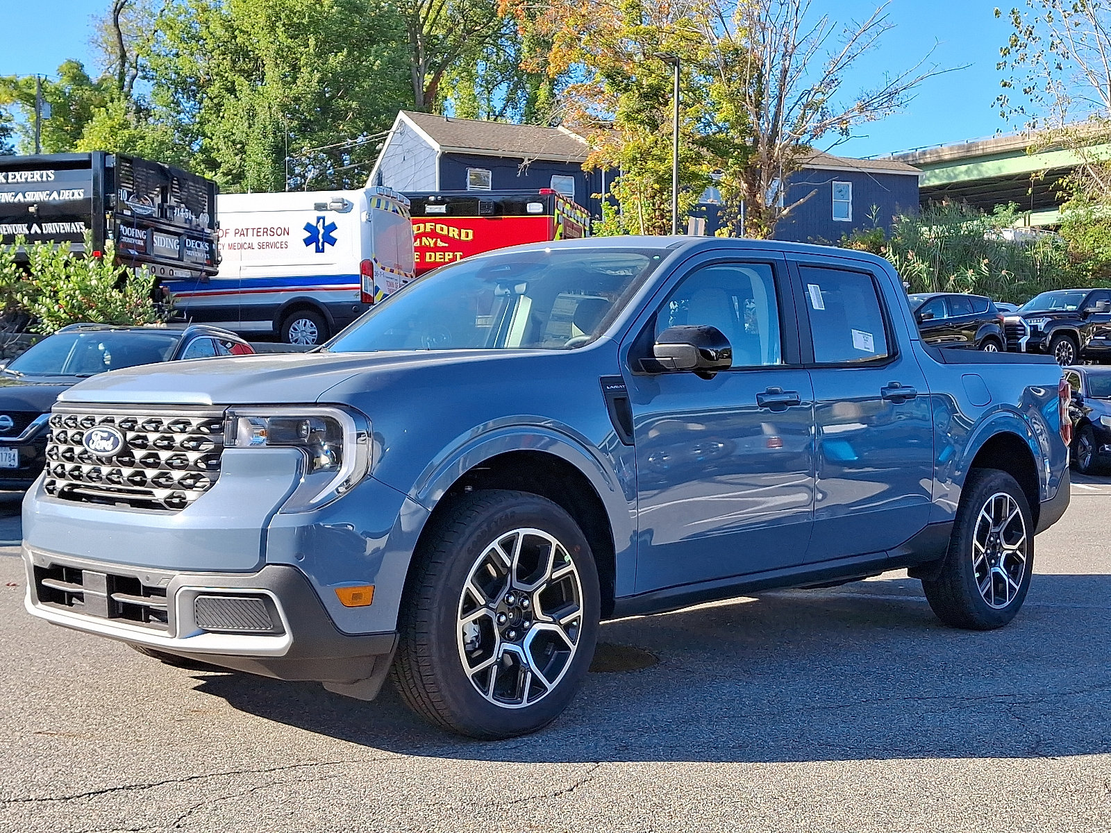 2025 Ford Maverick Lariat photo 2