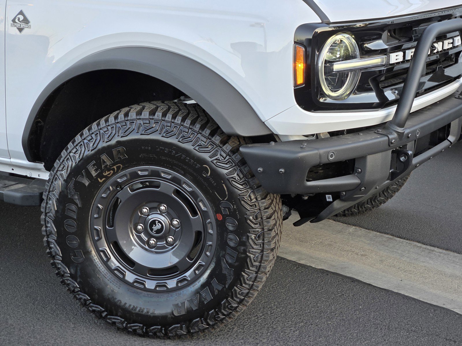 2024 Ford Bronco Outer Banks photo 3