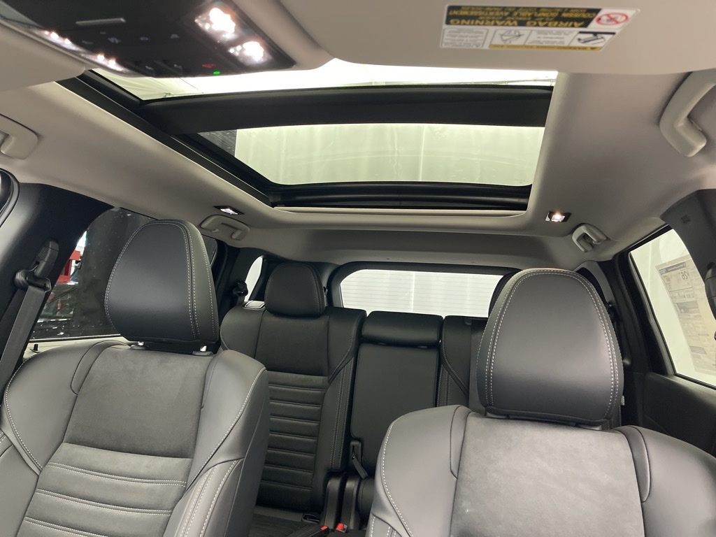 2025 Mitsubishi Outlander SE photo 6