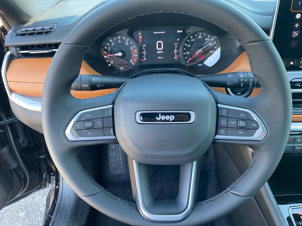 2025 Jeep Compass Limited photo 3