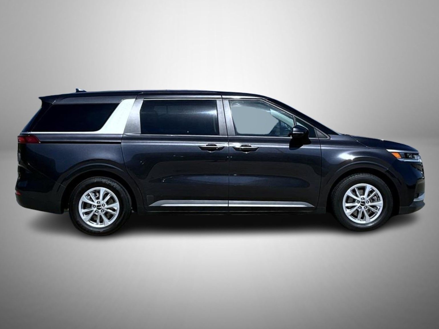 2022 Kia Carnival LXS photo 2