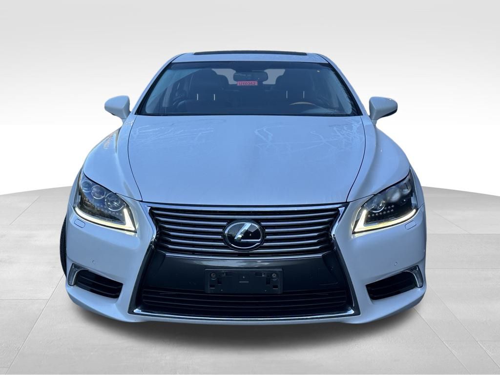 2017 Lexus LS 460 L AWD photo 2