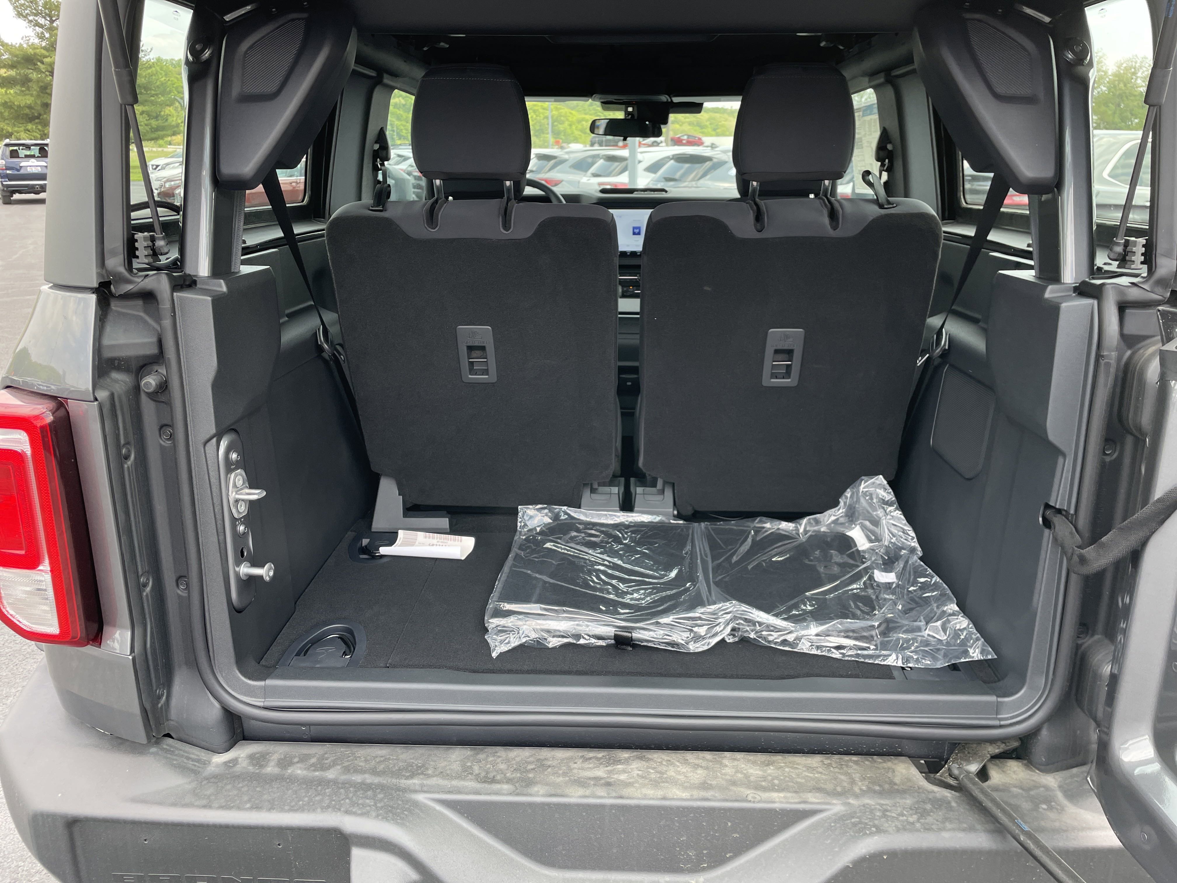 2025 Ford Bronco Base photo 14