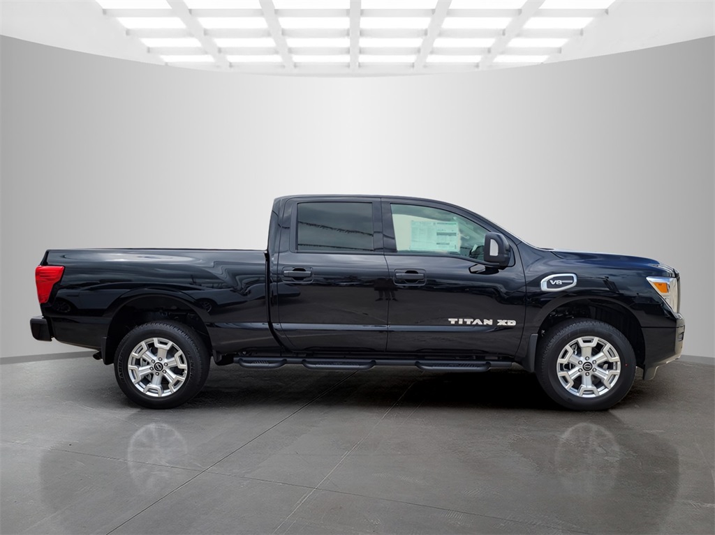 2024 Nissan Titan SV photo 6